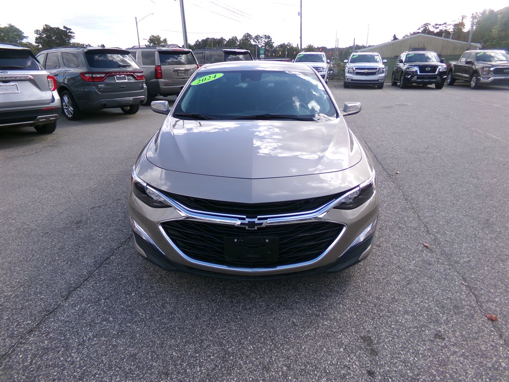 2024 Chevrolet Malibu RS photo