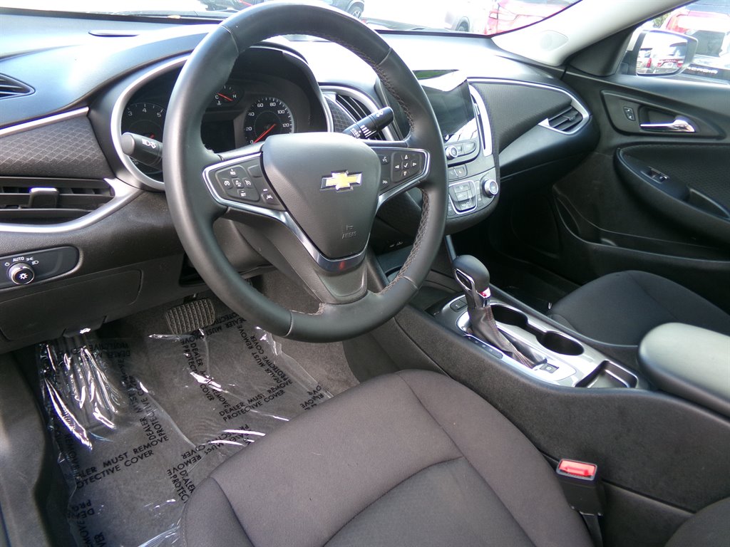 2024 Chevrolet Malibu RS photo