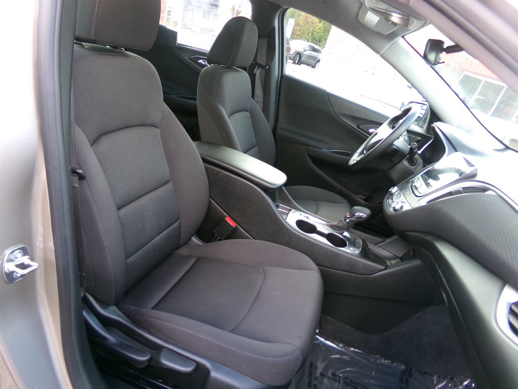 2024 Chevrolet Malibu RS photo