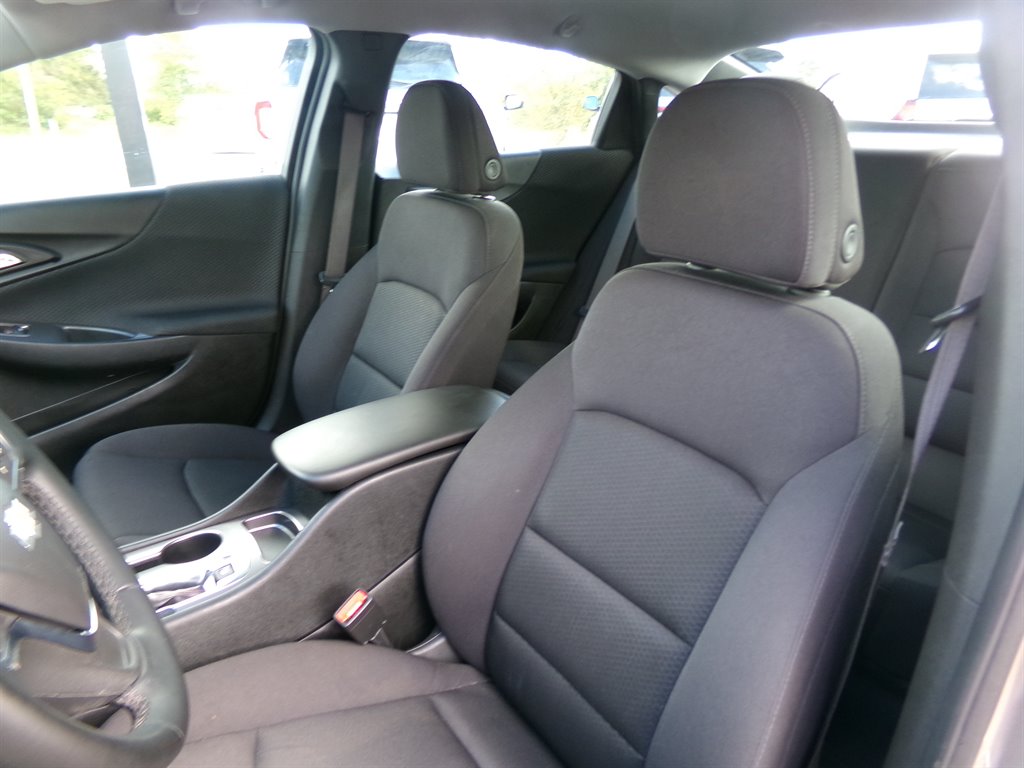 2024 Chevrolet Malibu RS photo