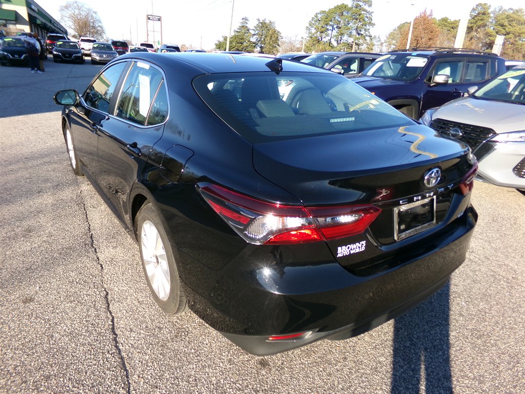 2023 Toyota Camry LE photo