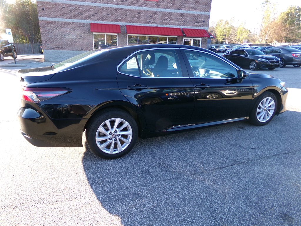 2023 Toyota Camry LE photo