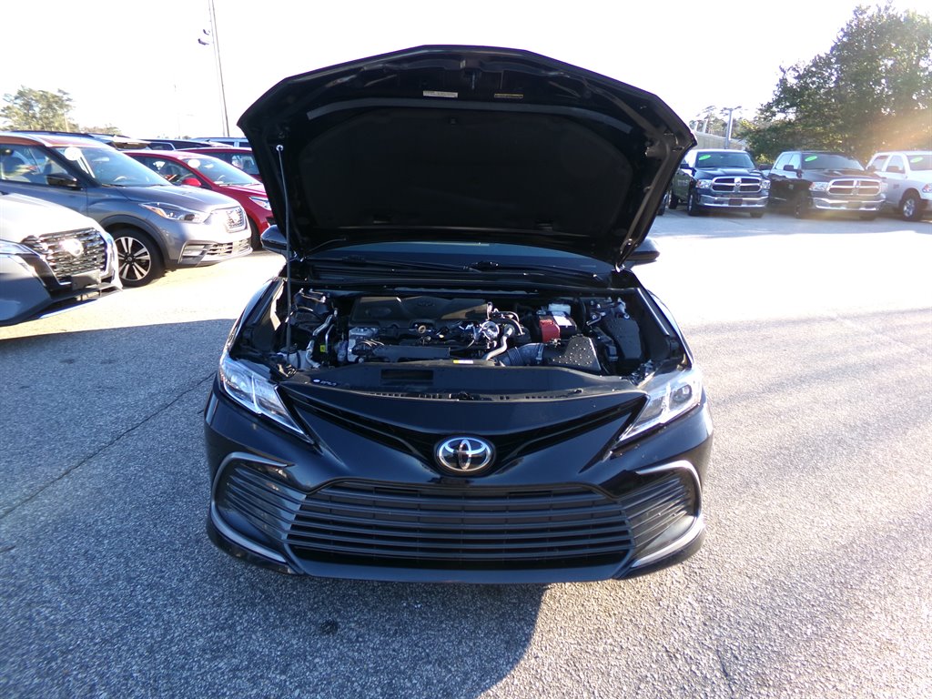 2023 Toyota Camry LE photo