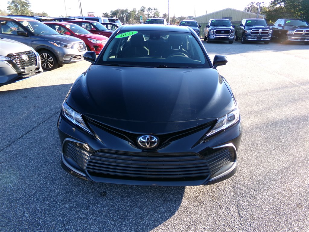 2023 Toyota Camry LE photo