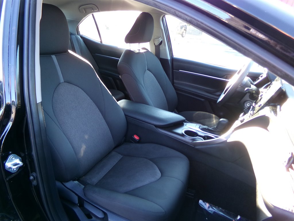 2023 Toyota Camry LE photo