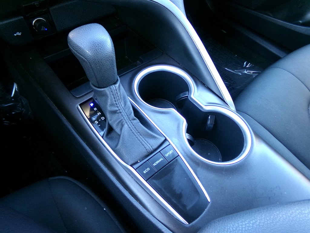 2023 Toyota Camry LE photo