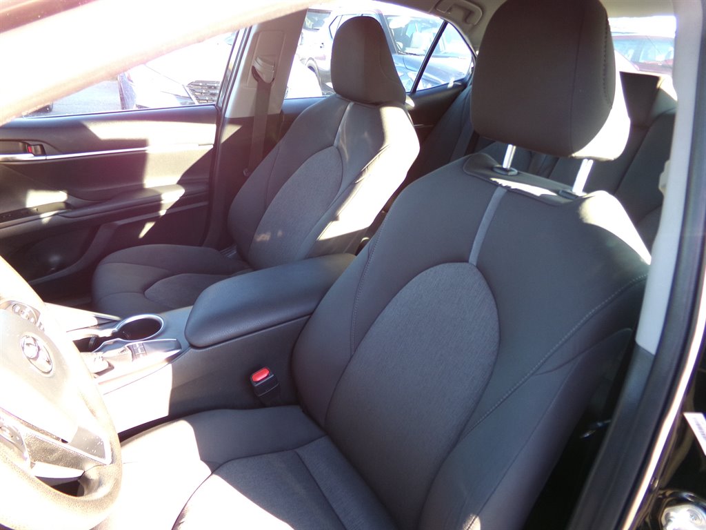 2023 Toyota Camry LE photo