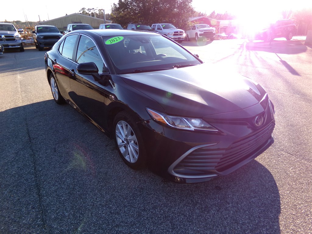 2023 Toyota Camry LE photo