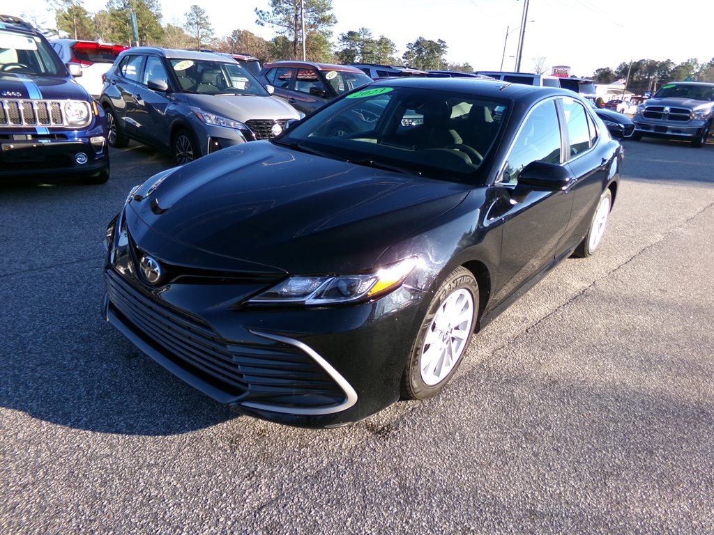 2023 Toyota Camry LE photo