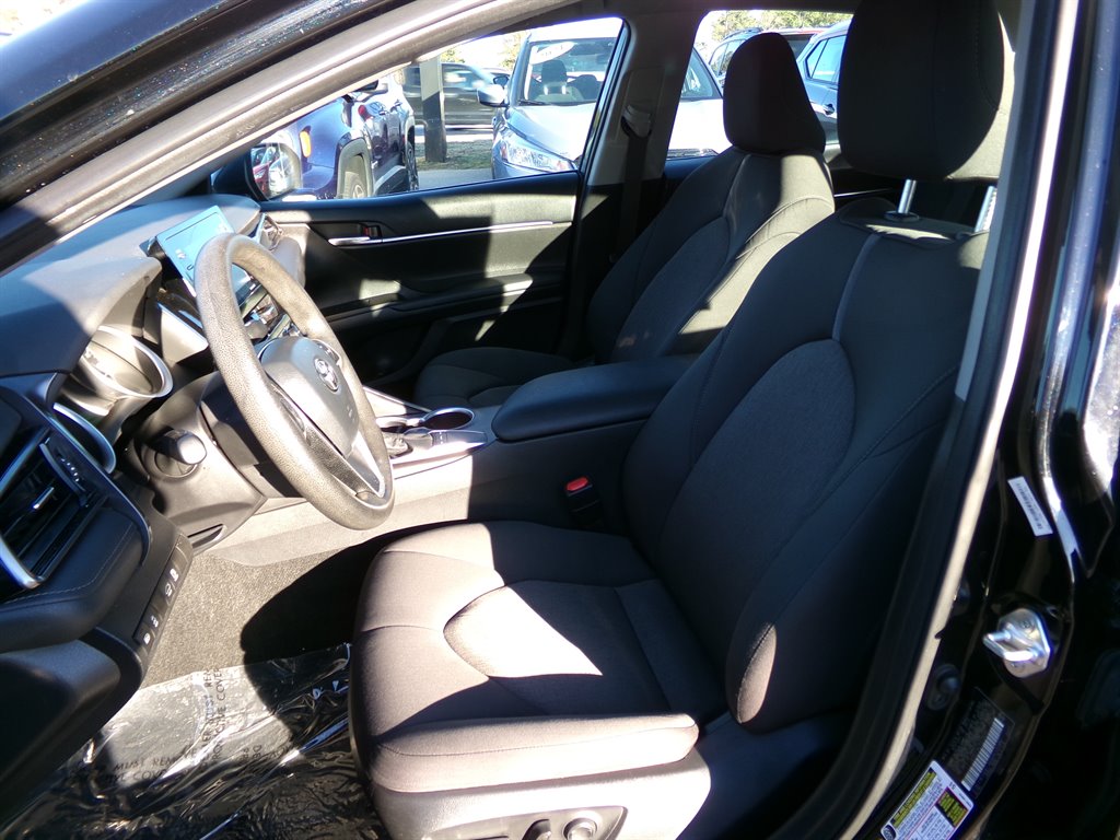 2023 Toyota Camry LE photo
