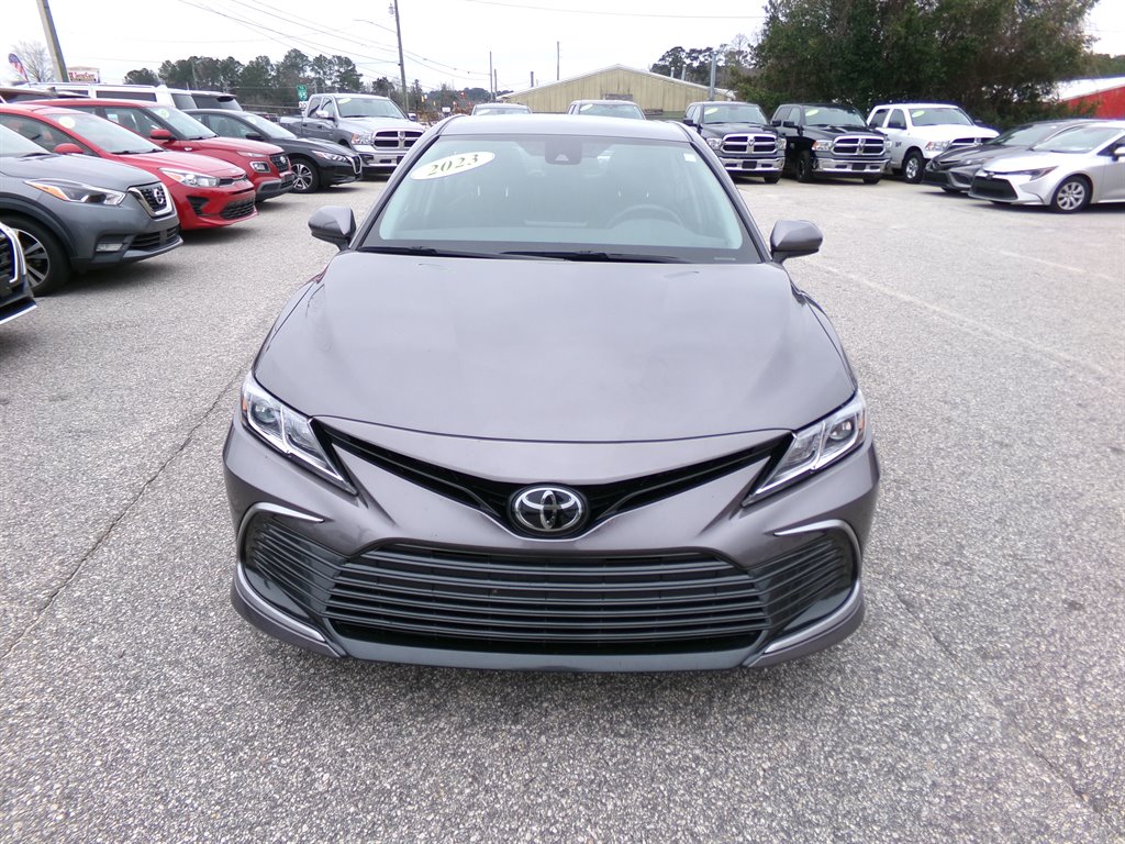 2023 Toyota Camry LE photo