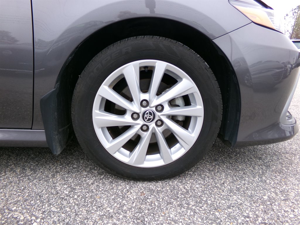 2023 Toyota Camry LE photo