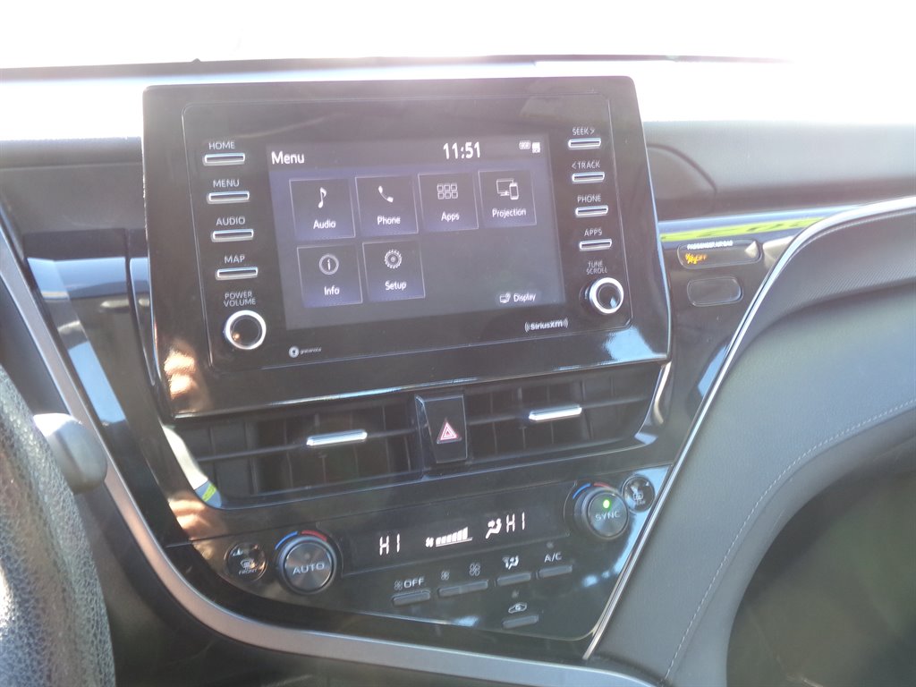 2023 Toyota Camry LE photo