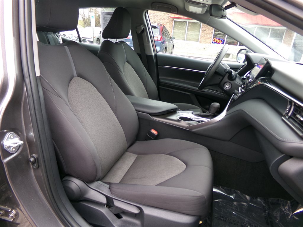 2023 Toyota Camry LE photo