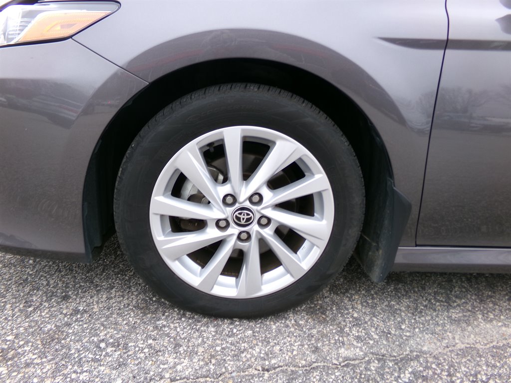 2023 Toyota Camry LE photo