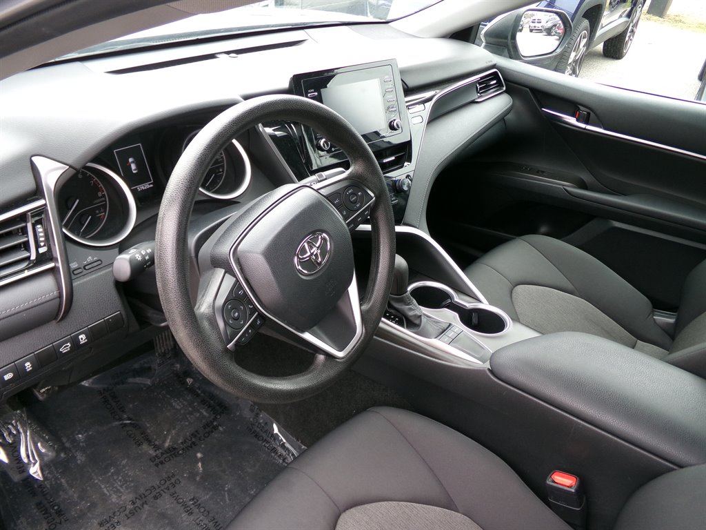 2023 Toyota Camry LE photo