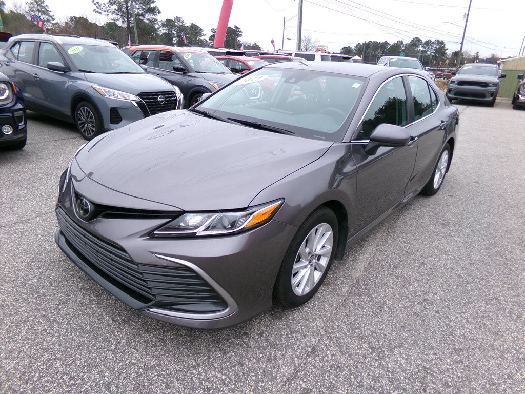 2023 Toyota Camry LE photo