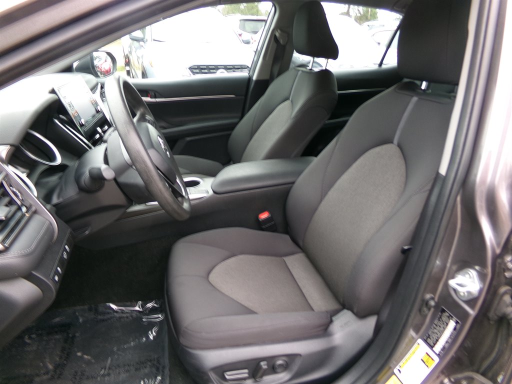 2023 Toyota Camry LE photo