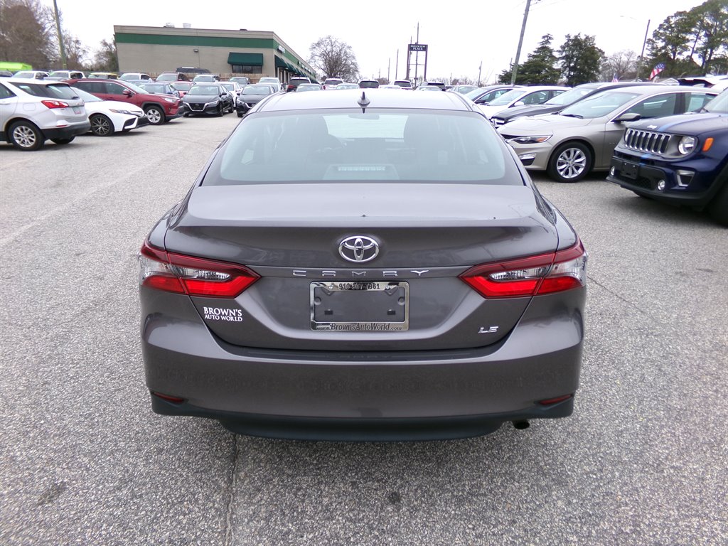 2023 Toyota Camry LE photo