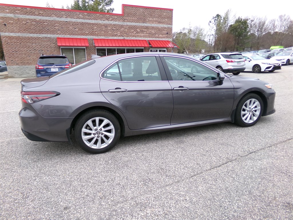 2023 Toyota Camry LE photo