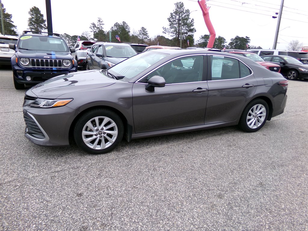 2023 Toyota Camry LE photo