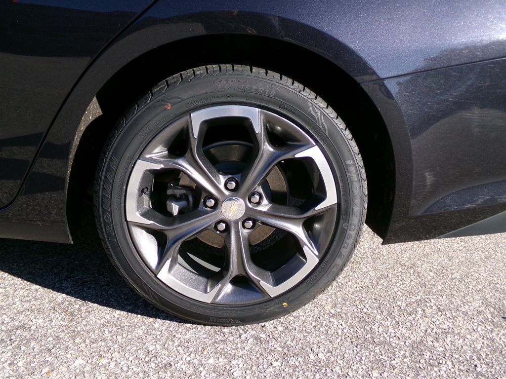 2023 Chevrolet Malibu 1LT photo