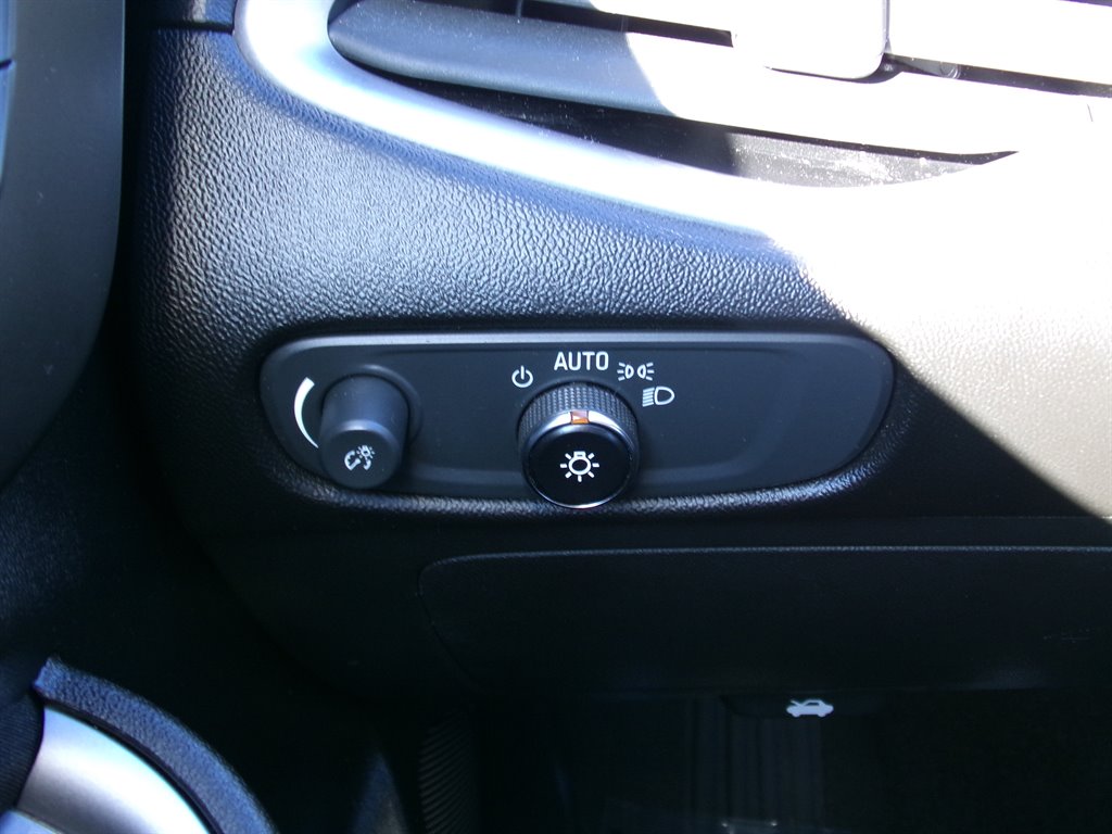 2023 Chevrolet Malibu 1LT photo