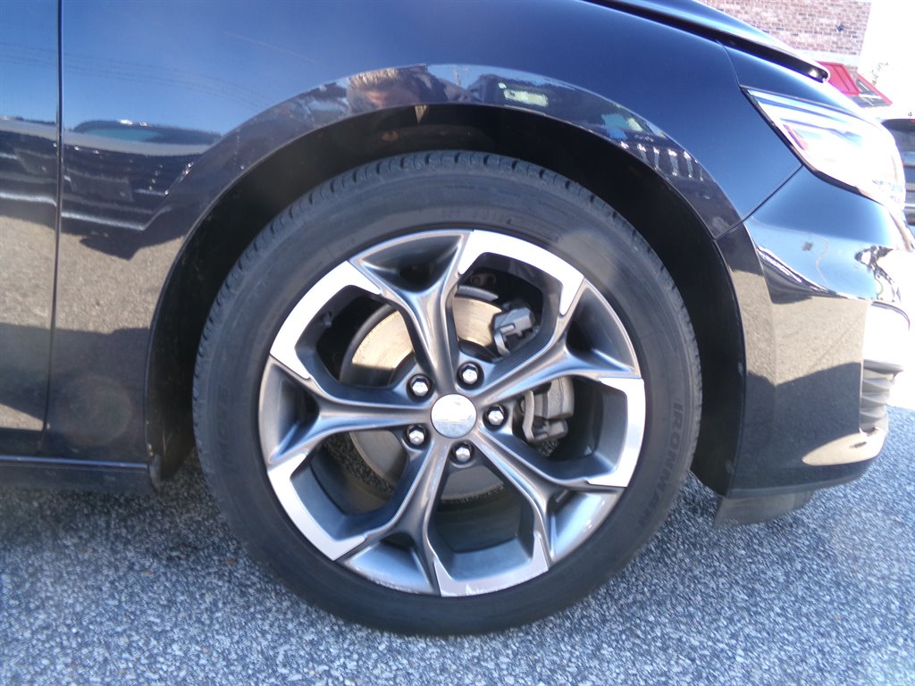 2023 Chevrolet Malibu 1LT photo