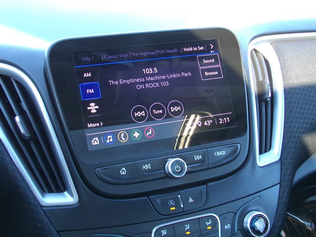 2023 Chevrolet Malibu 1LT photo