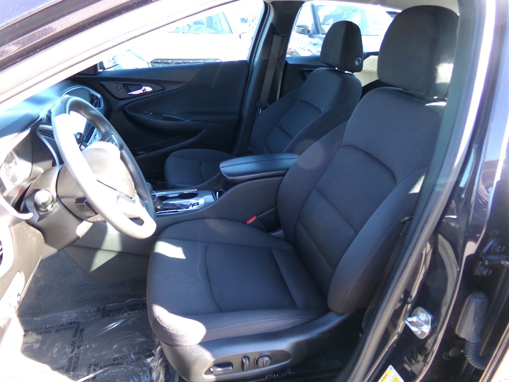 2023 Chevrolet Malibu 1LT photo