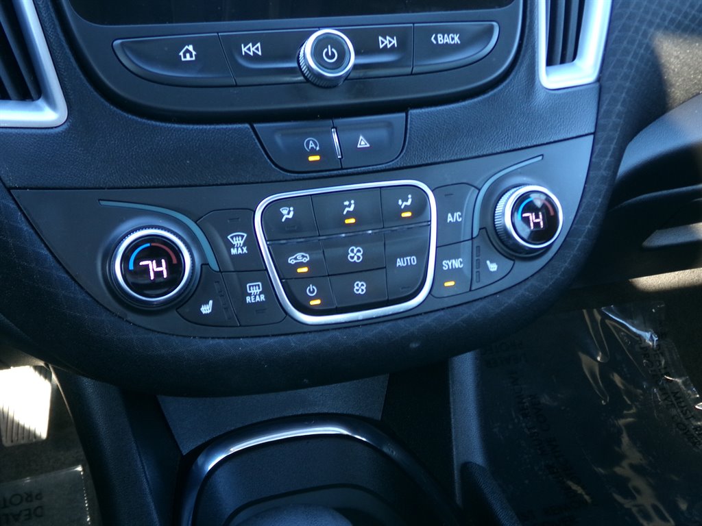 2023 Chevrolet Malibu 1LT photo
