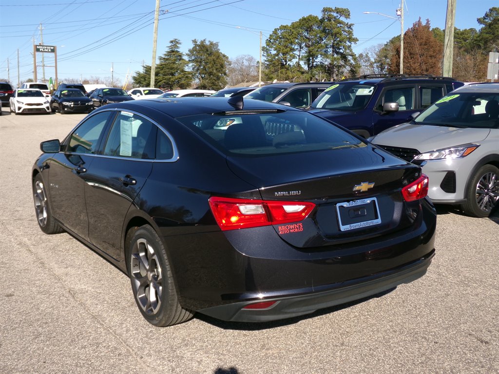 2023 Chevrolet Malibu 1LT photo