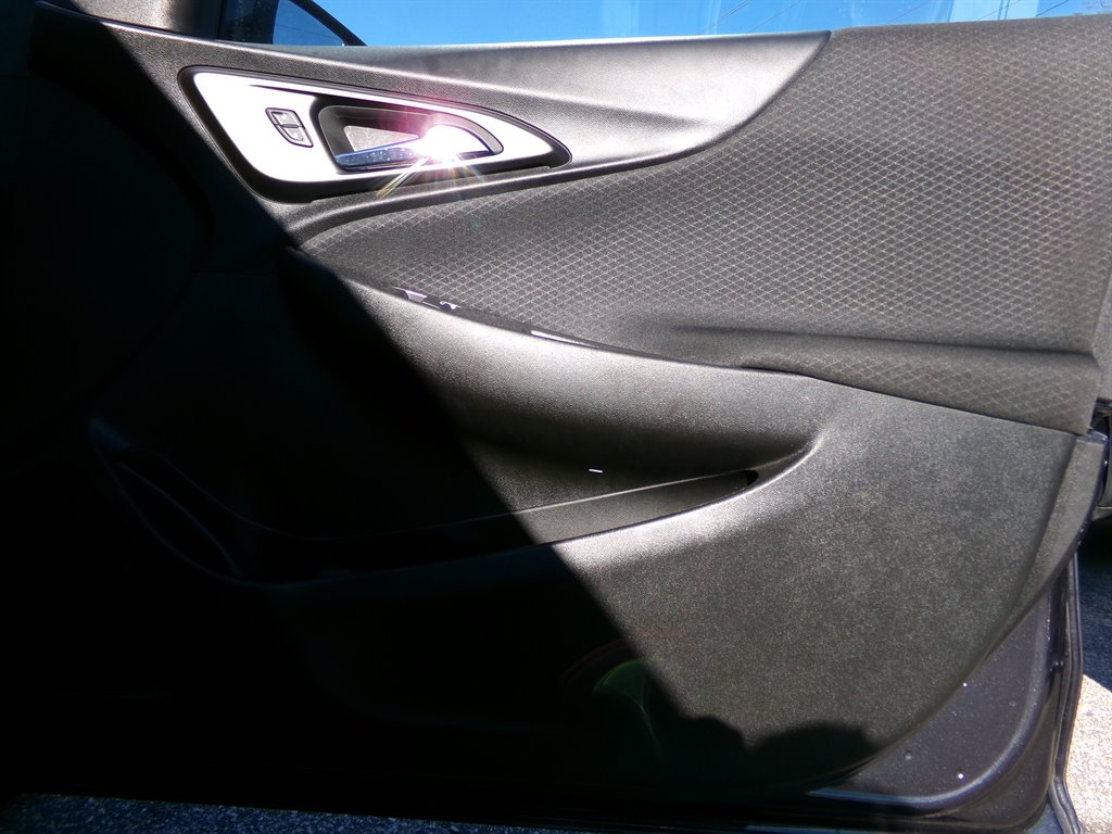 2023 Chevrolet Malibu 1LT photo
