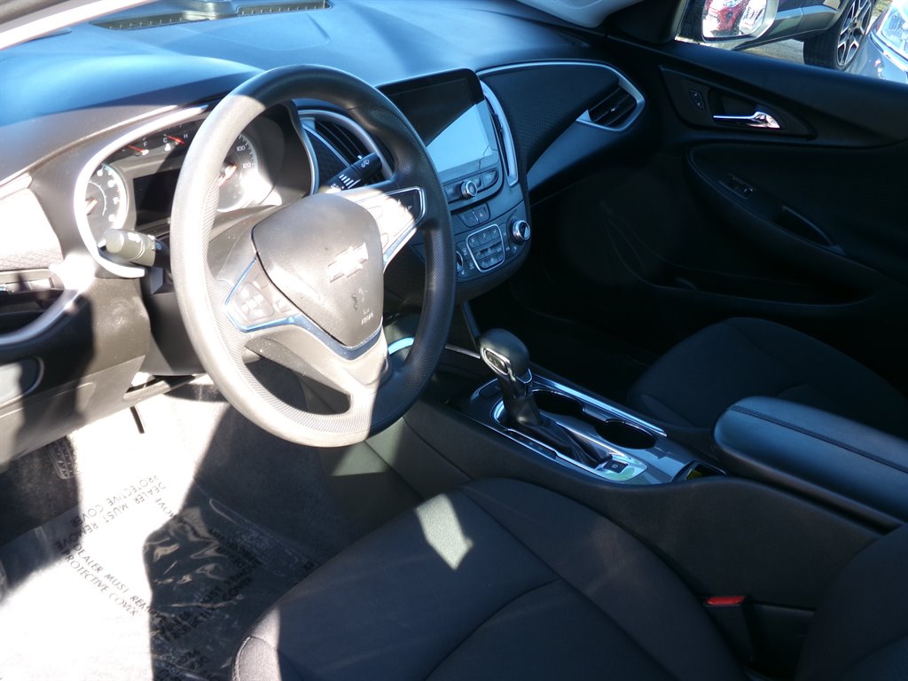 2023 Chevrolet Malibu 1LT photo