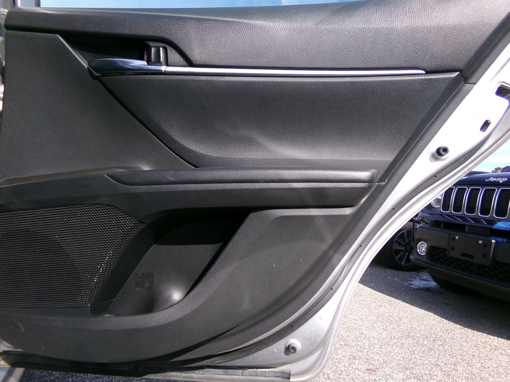 2023 Toyota Camry SE photo