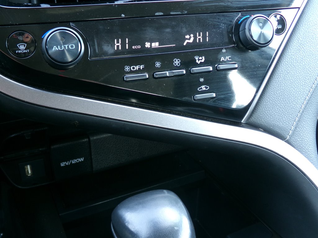 2023 Toyota Camry SE photo