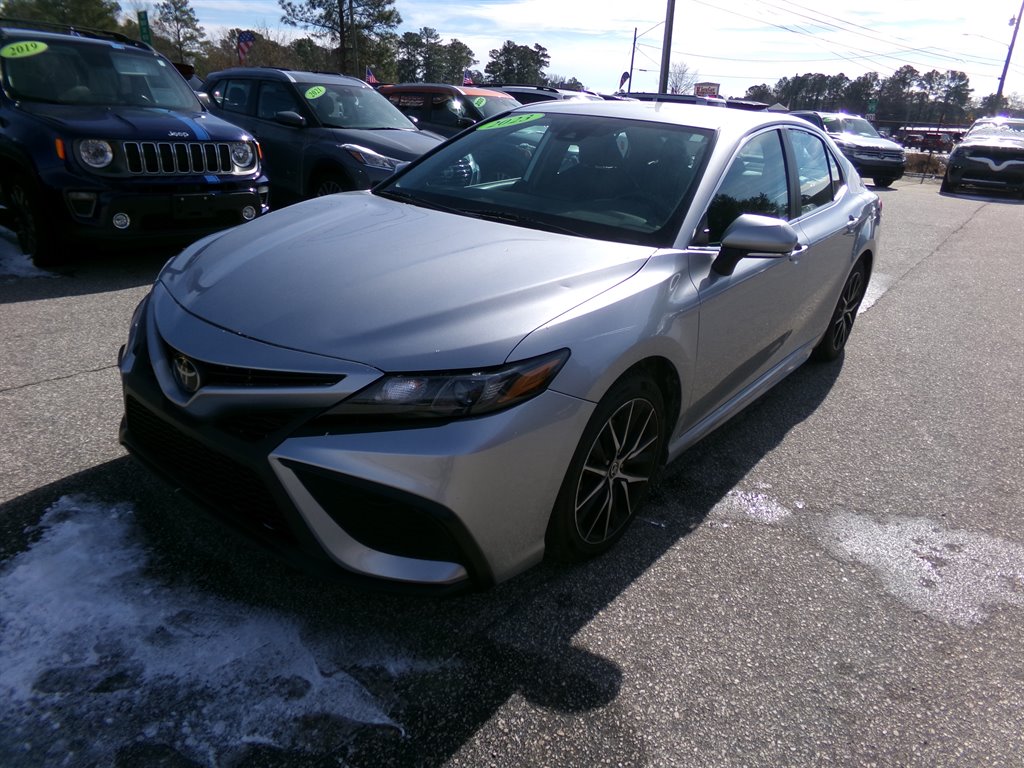 2023 Toyota Camry SE photo