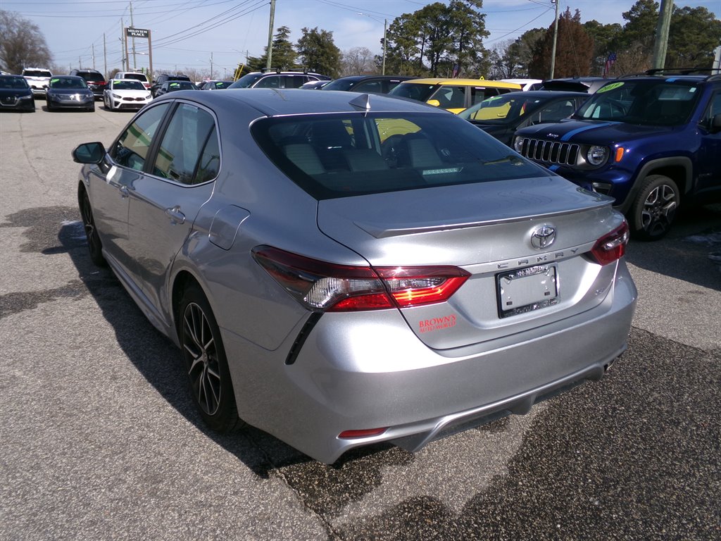 2023 Toyota Camry SE photo