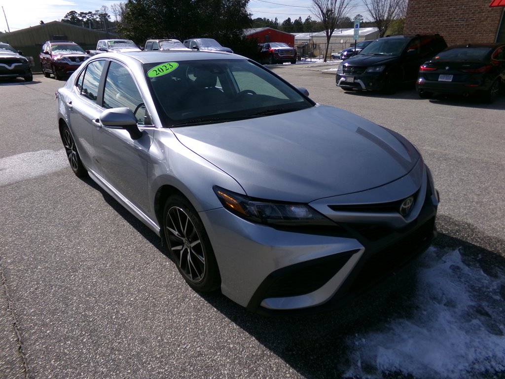 2023 Toyota Camry SE photo