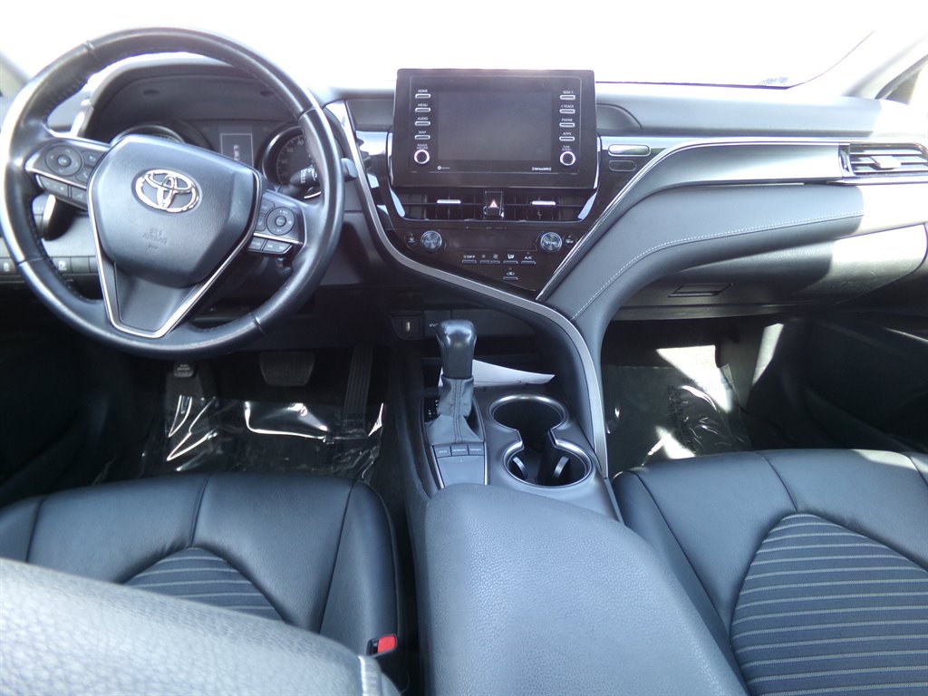 2023 Toyota Camry SE photo
