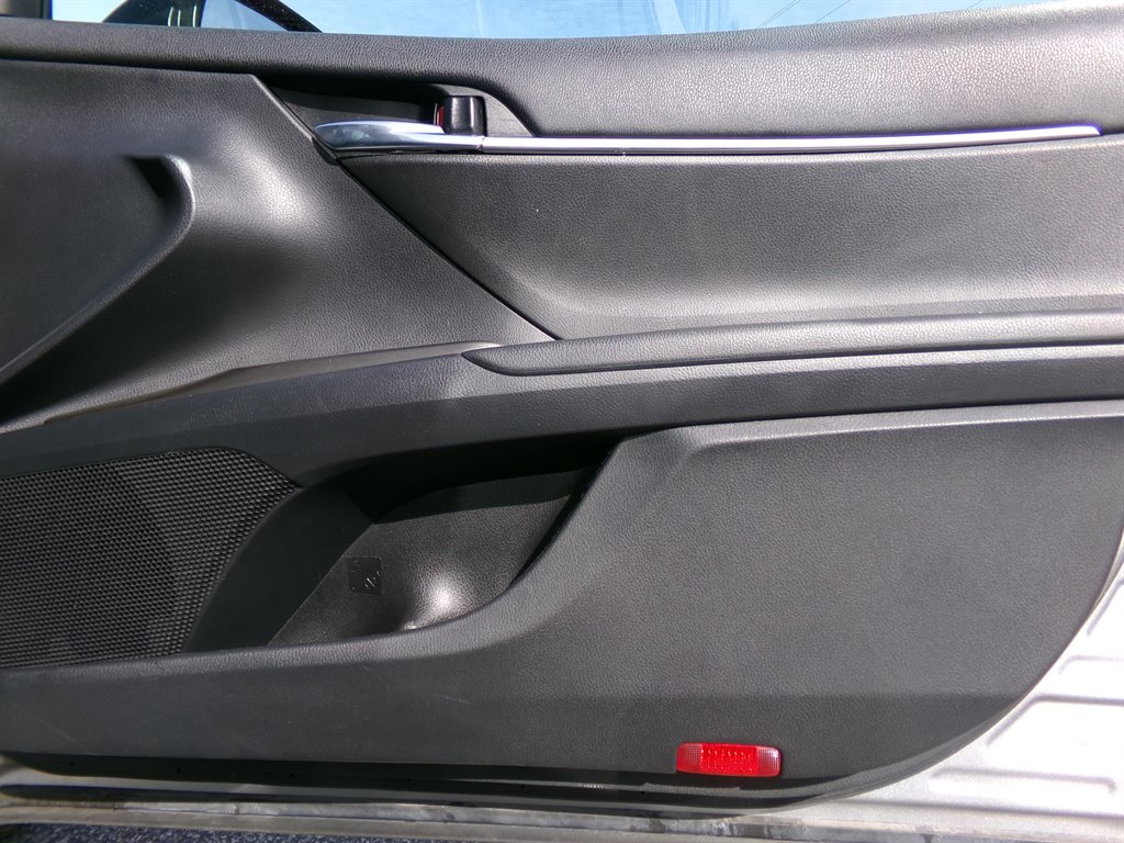 2023 Toyota Camry SE photo