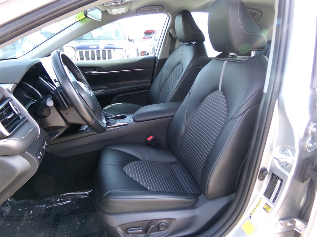 2023 Toyota Camry SE photo