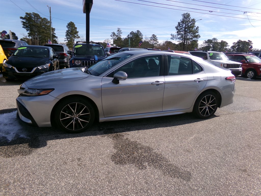 2023 Toyota Camry SE photo