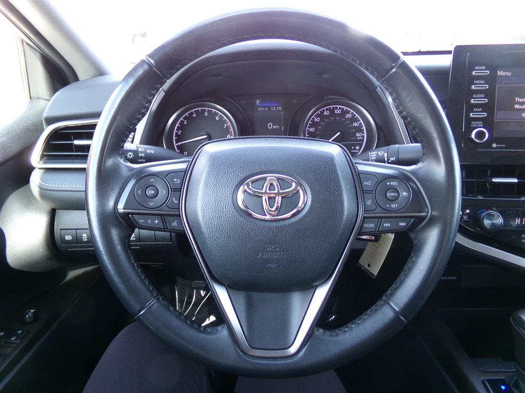 2023 Toyota Camry SE photo