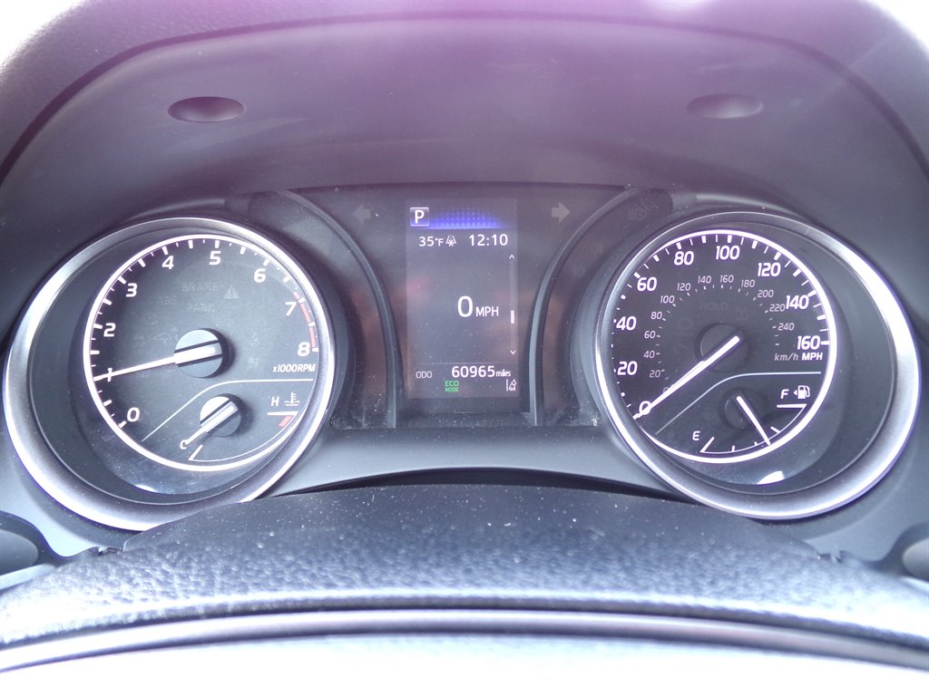 2023 Toyota Camry SE photo
