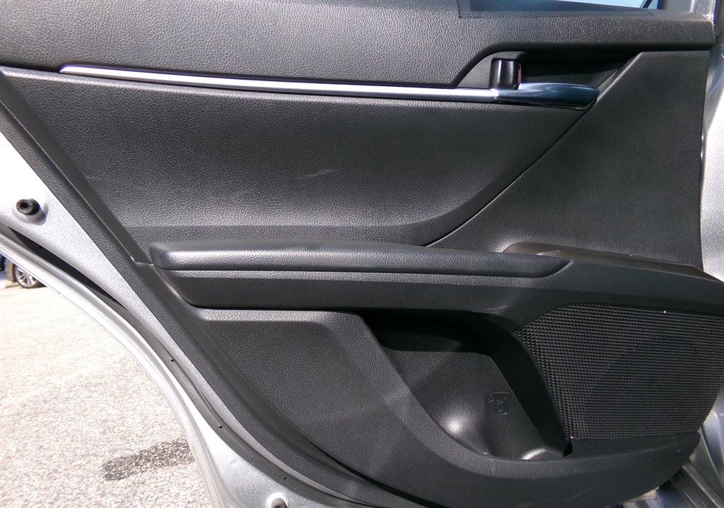 2023 Toyota Camry SE photo