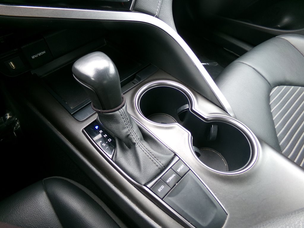 2023 Toyota Camry SE photo