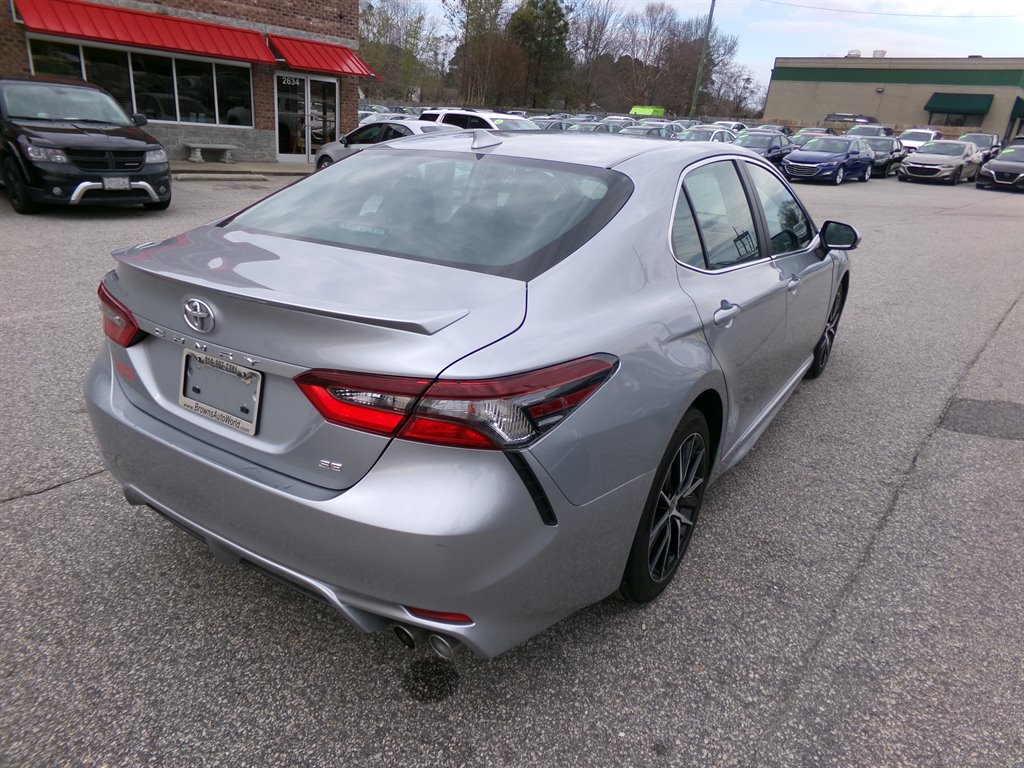 2023 Toyota Camry SE photo