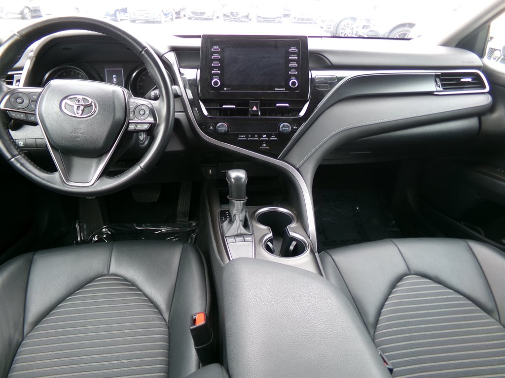 2023 Toyota Camry SE photo