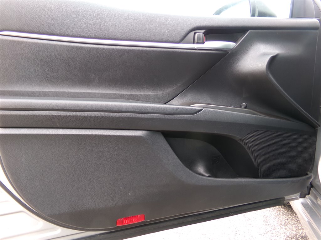2023 Toyota Camry SE photo